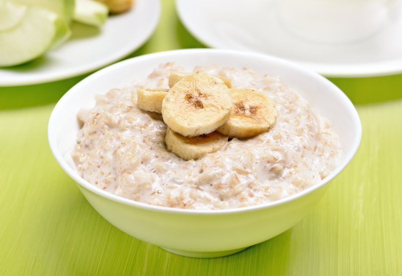 Delicioso mingau de aveia para começar o dia
