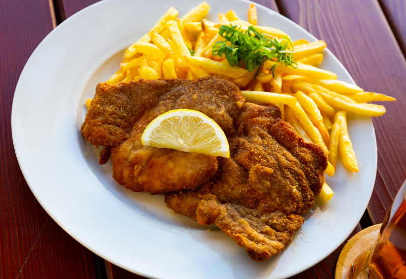 Apetitoso bife à milanesa: passo a passo completo