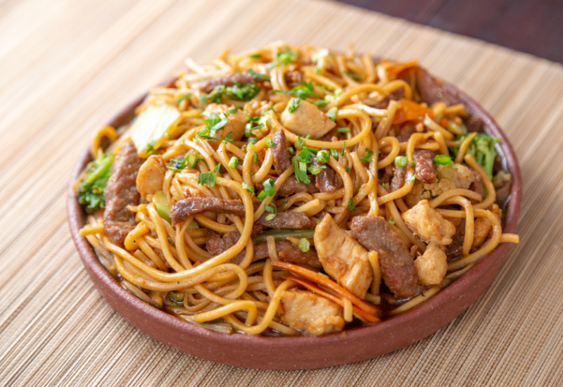 Yakisoba tradicional: o sabor da cozinha japonesa em sua casa