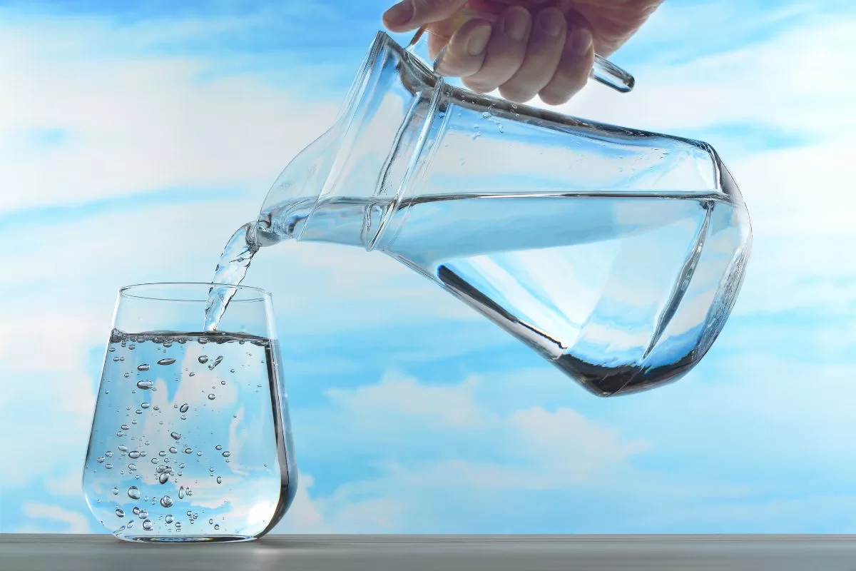 Existe diferença entre beber água natural ou gelada? Descubra