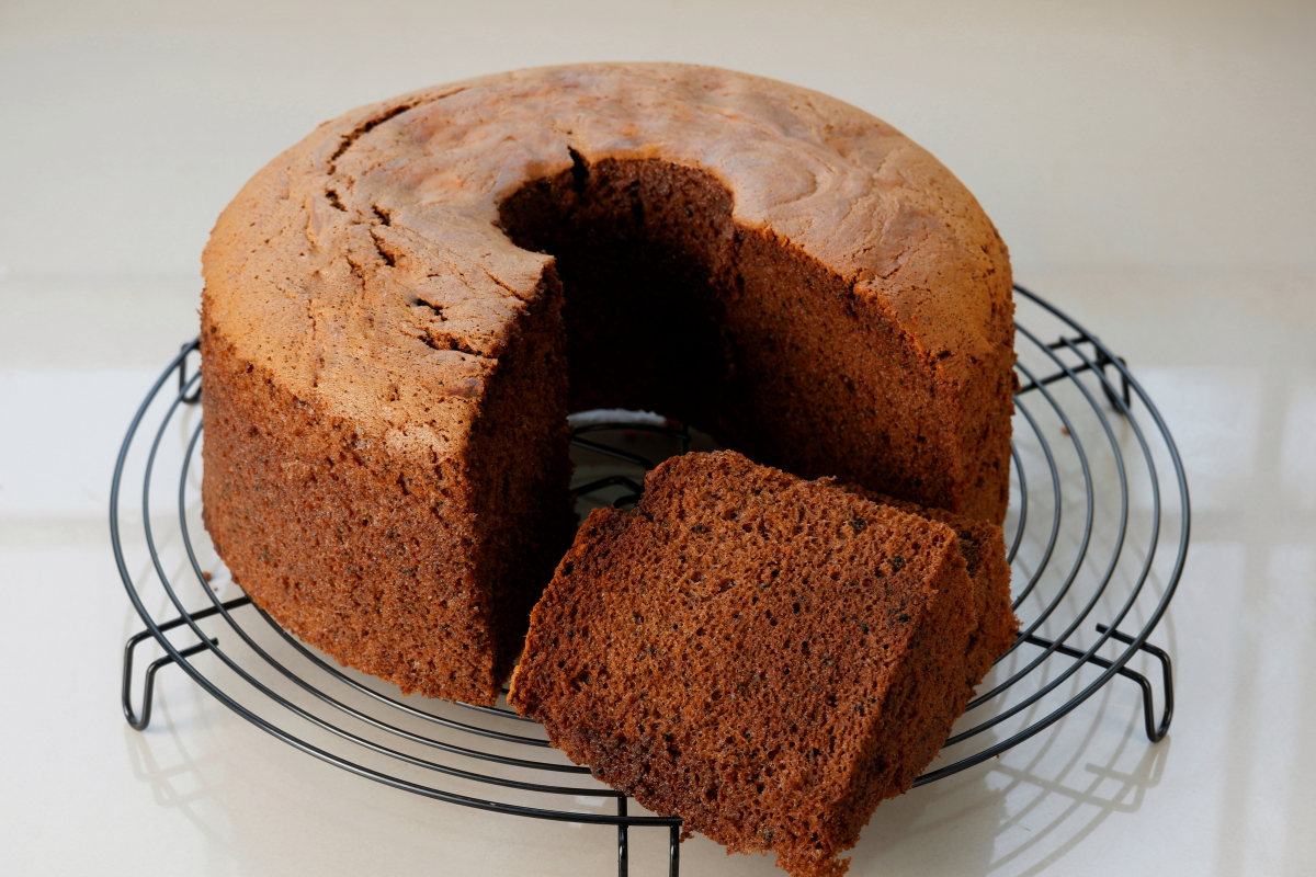 Como fazer bolo de chocolate sem forno de um jeito fácil