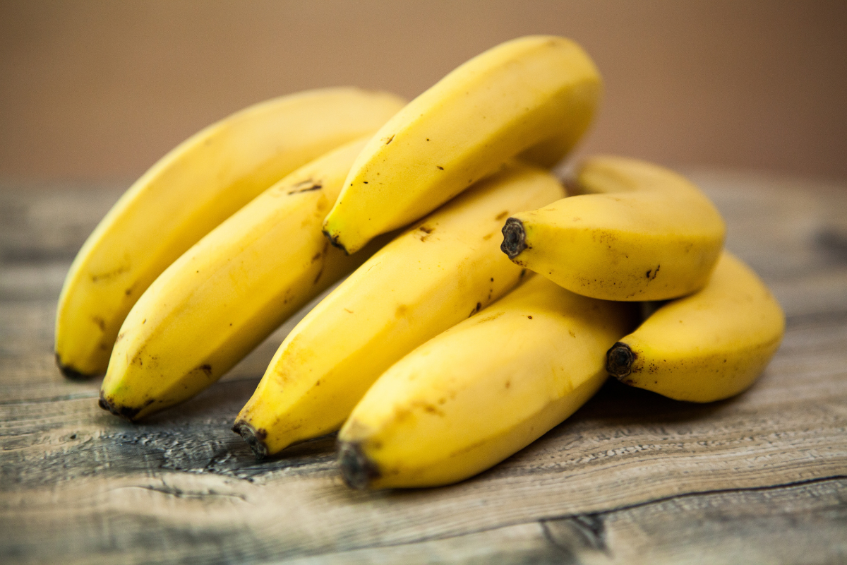 3 alimentos para não consumir junto com bananas