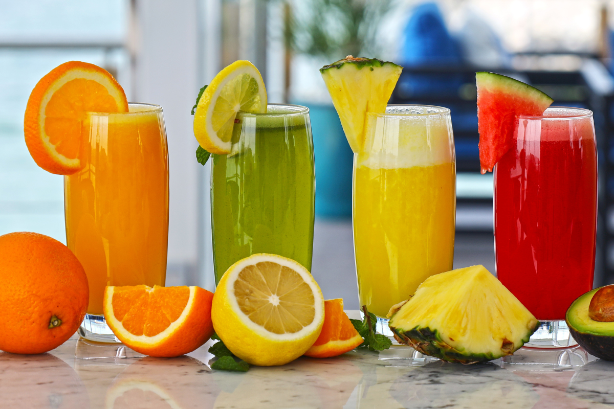 5 sucos de frutas refrescantes para os dias de calor