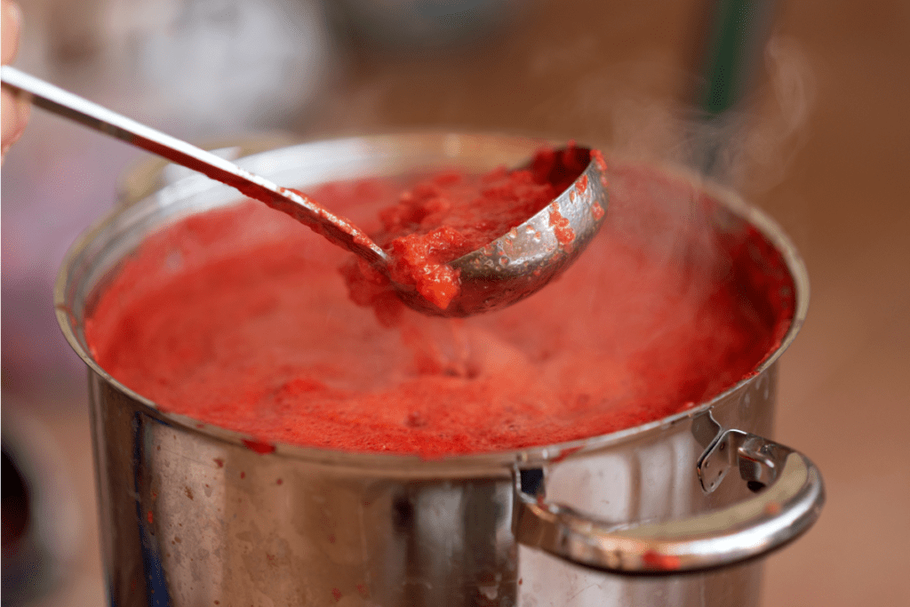 açúcar no molho de tomate