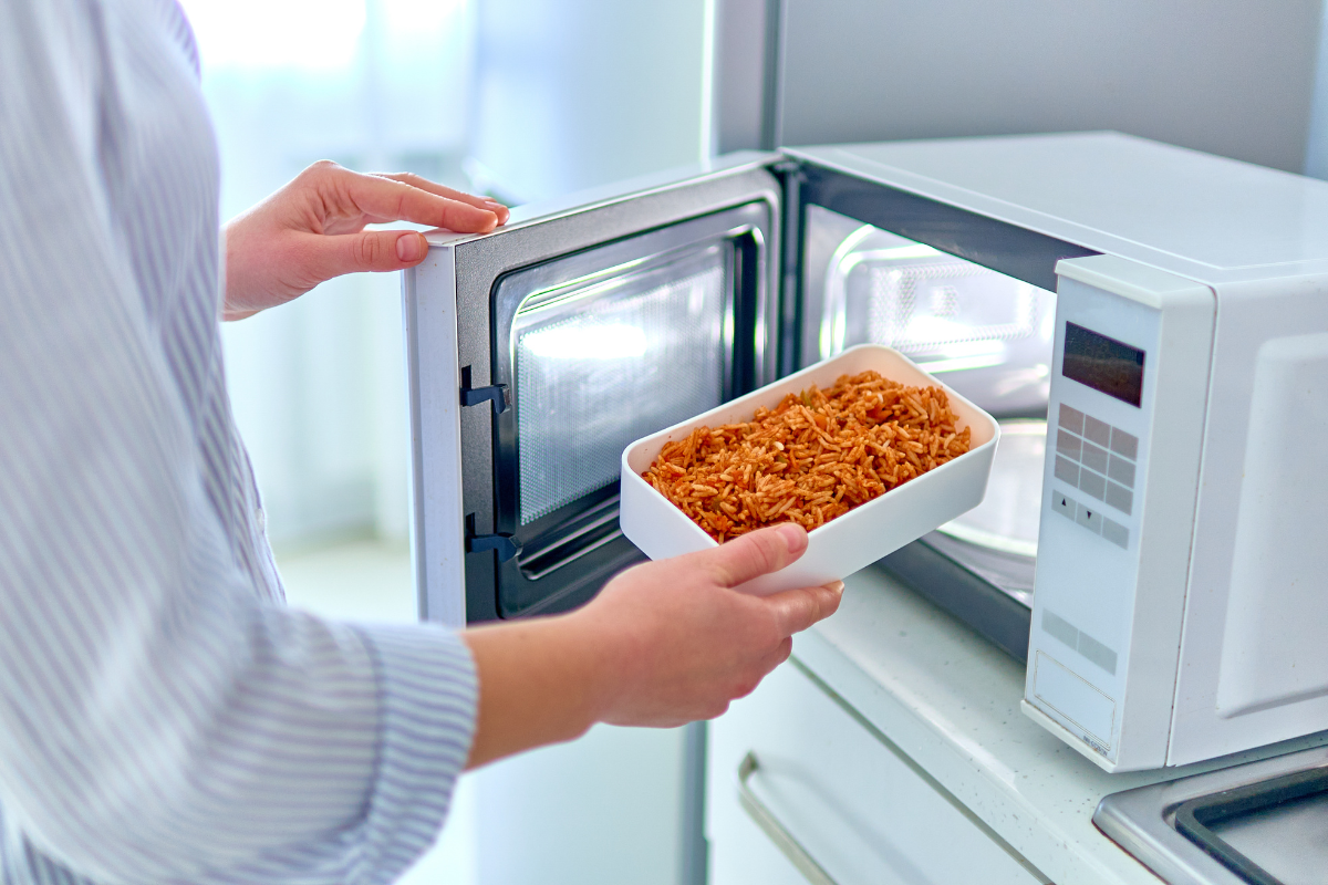 Micro-ondas altera os nutrientes dos alimentos?