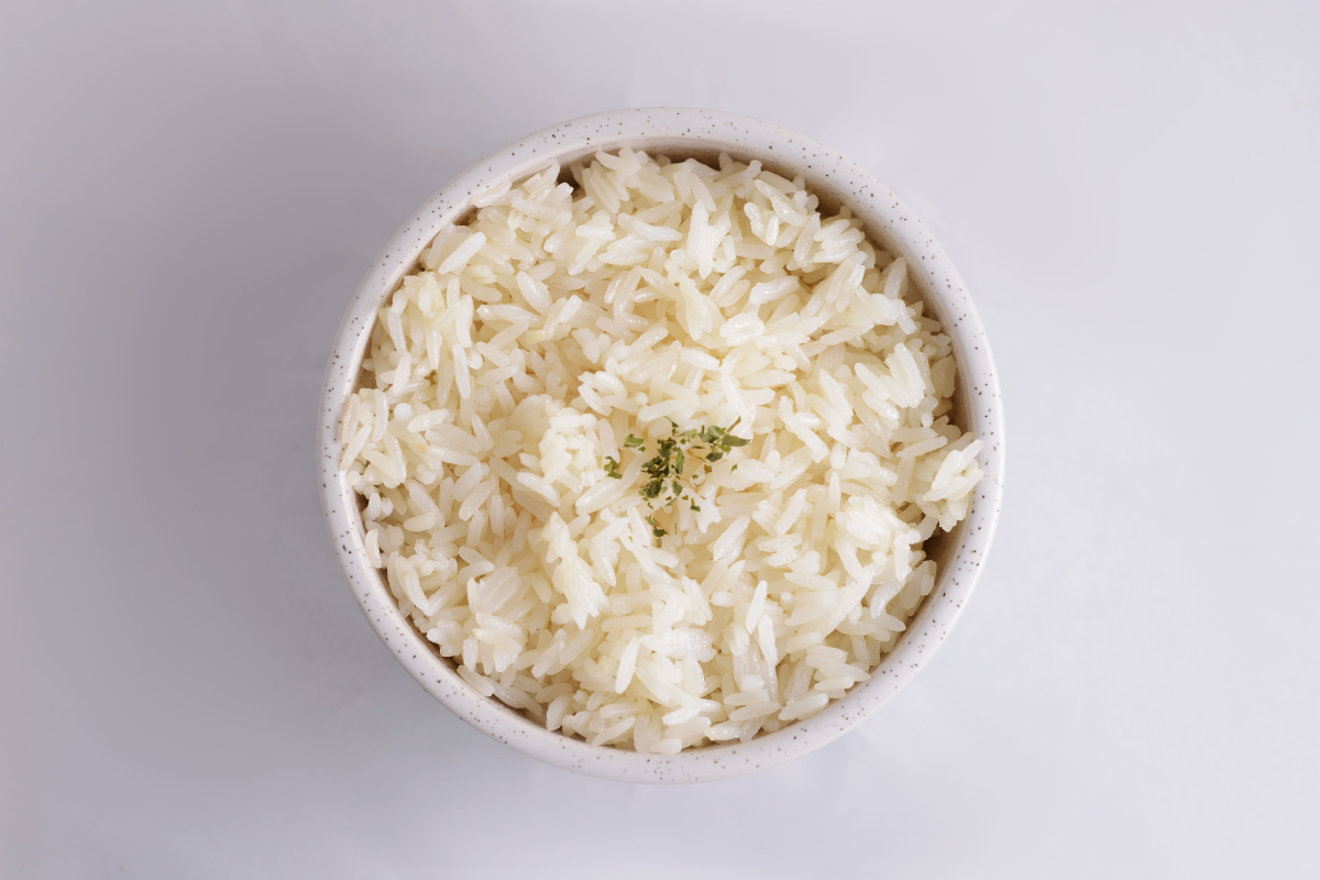 Como evitar que o arroz fique grudado sem usar óleo?
