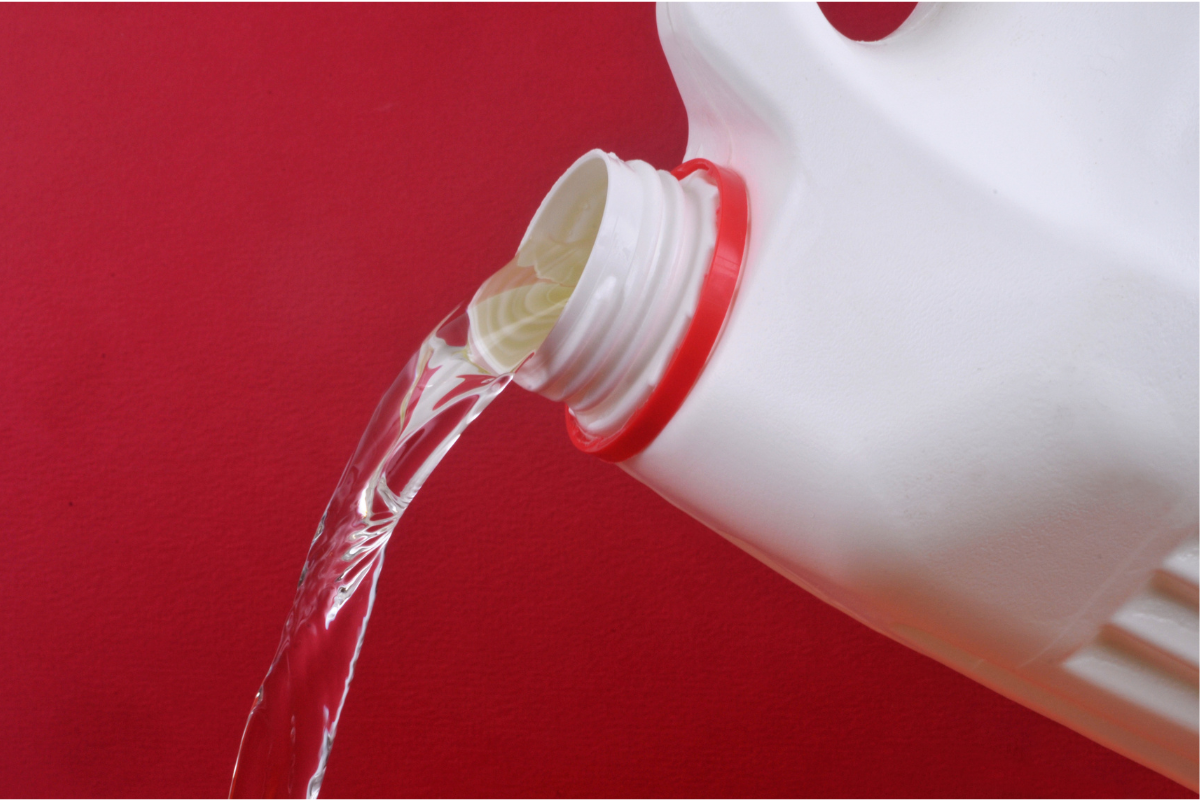 Porque você deve usar água sanitária para limpar frutas e verduras