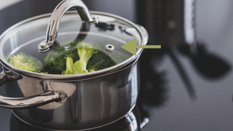 Para que serve o furo na tampa das panelas? Descubra