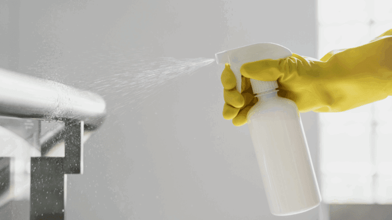 Como fazer desinfetante caseiro perfumado