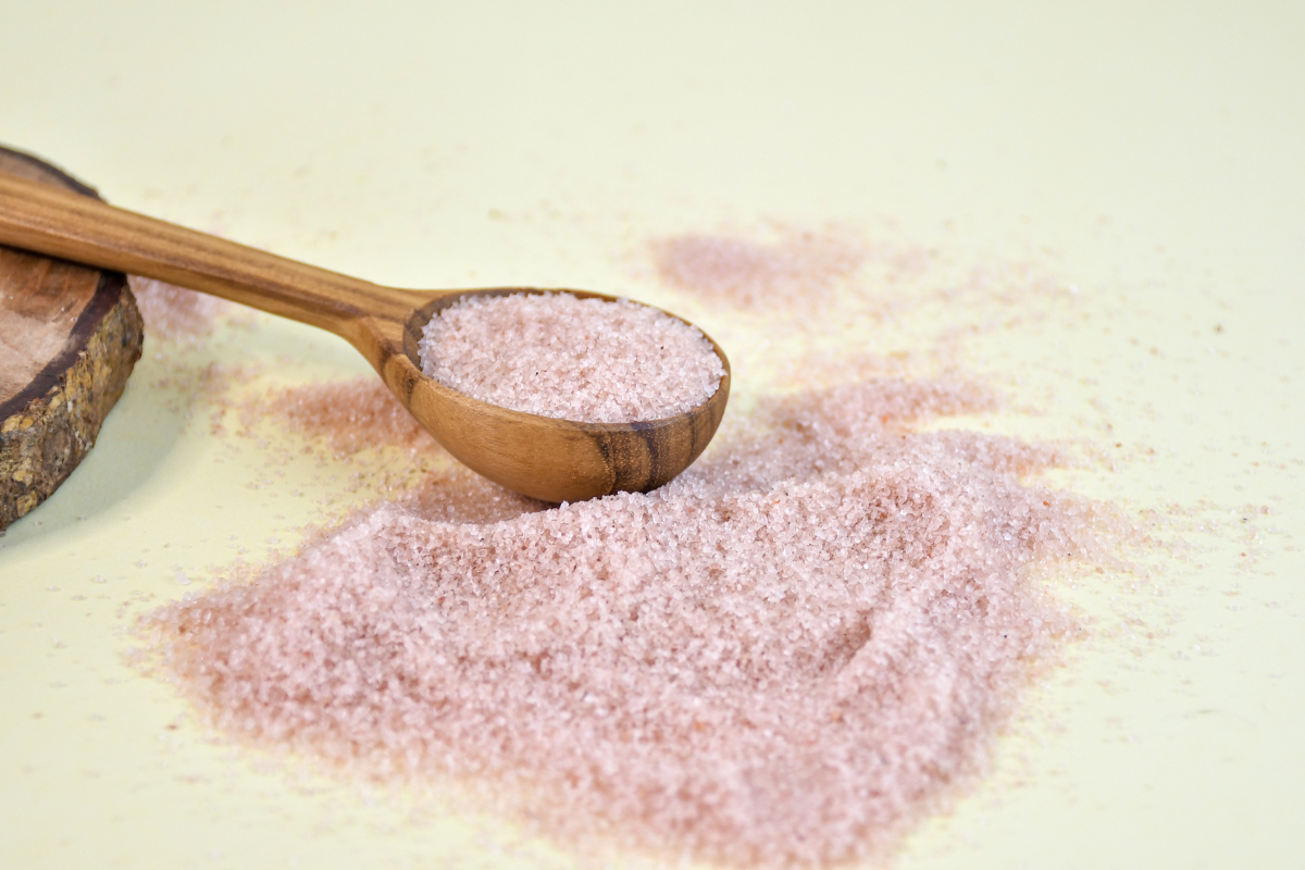 Por que sal rosa do Himalaia virou febre na cozinha