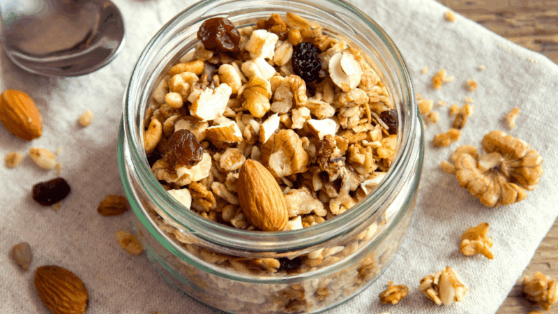Como preparar granola caseira crocante e nutritiva