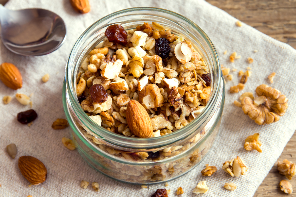 Como preparar granola caseira crocante e nutritiva