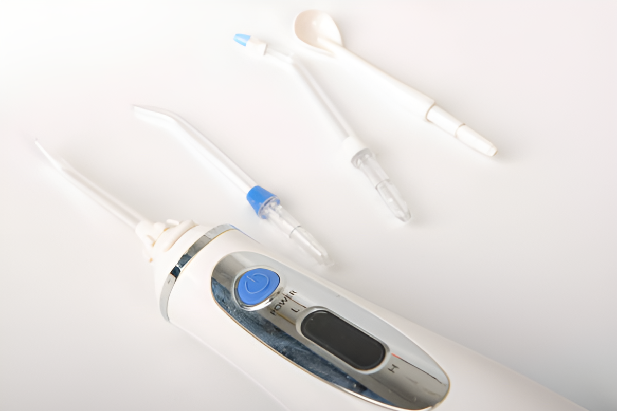 Irrigador oral: o que é, como usar, vantagens e preços