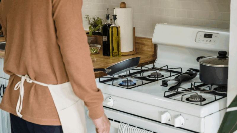 Como acabar com cheiro de gordura na cozinha depois de fritura