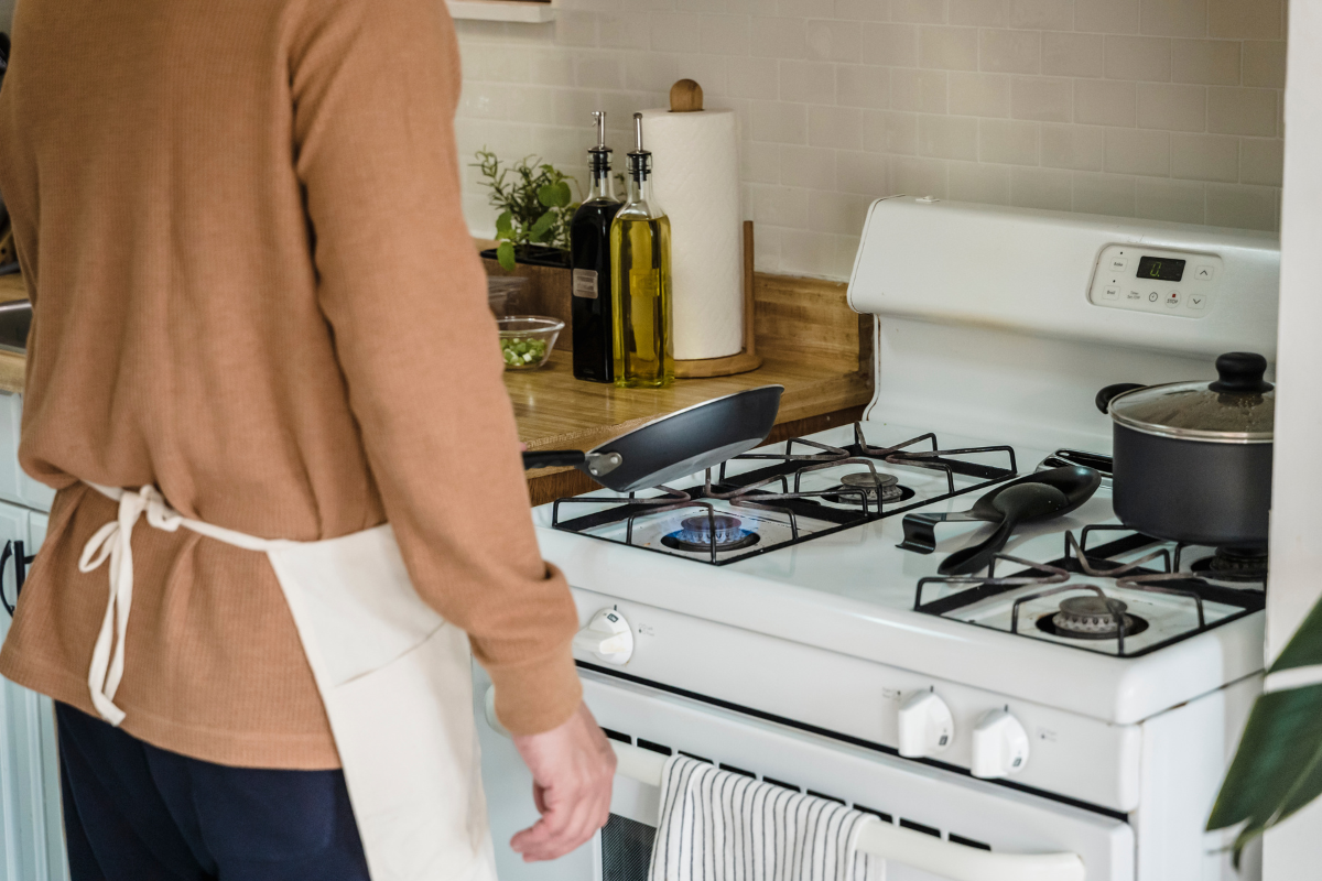 Como acabar com cheiro de gordura na cozinha depois de fritura