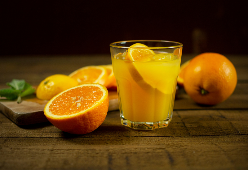 5 segredos sobre suco de laranja que você talvez não conheça