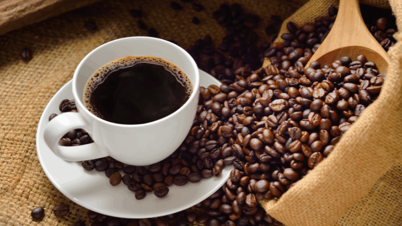 5 alimentos que você nunca deveria consumir com café