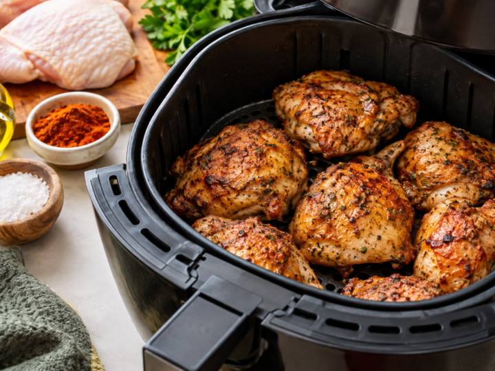Como fazer frango na air fryer sem ficar seco? Veja truques